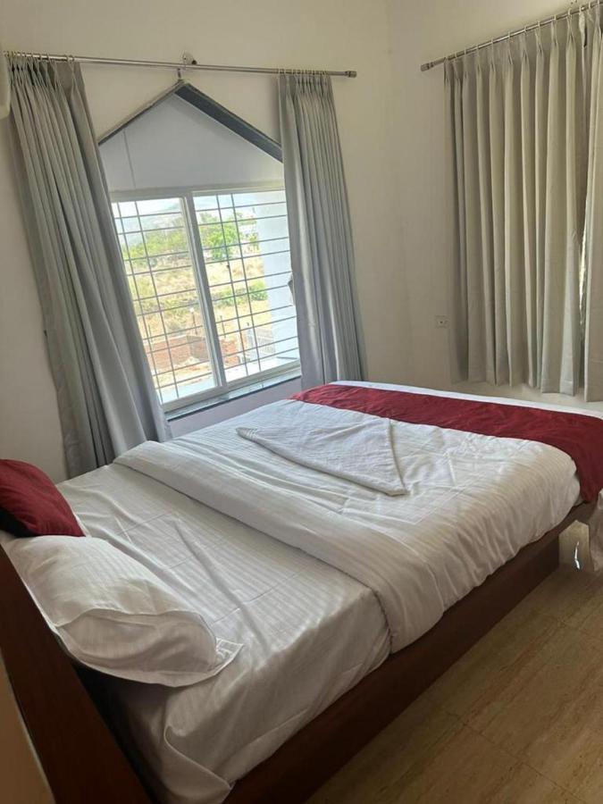 Hotel Sandesh Palace ロナバラ エクステリア 写真