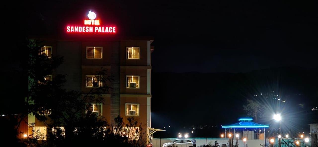 Hotel Sandesh Palace ロナバラ エクステリア 写真