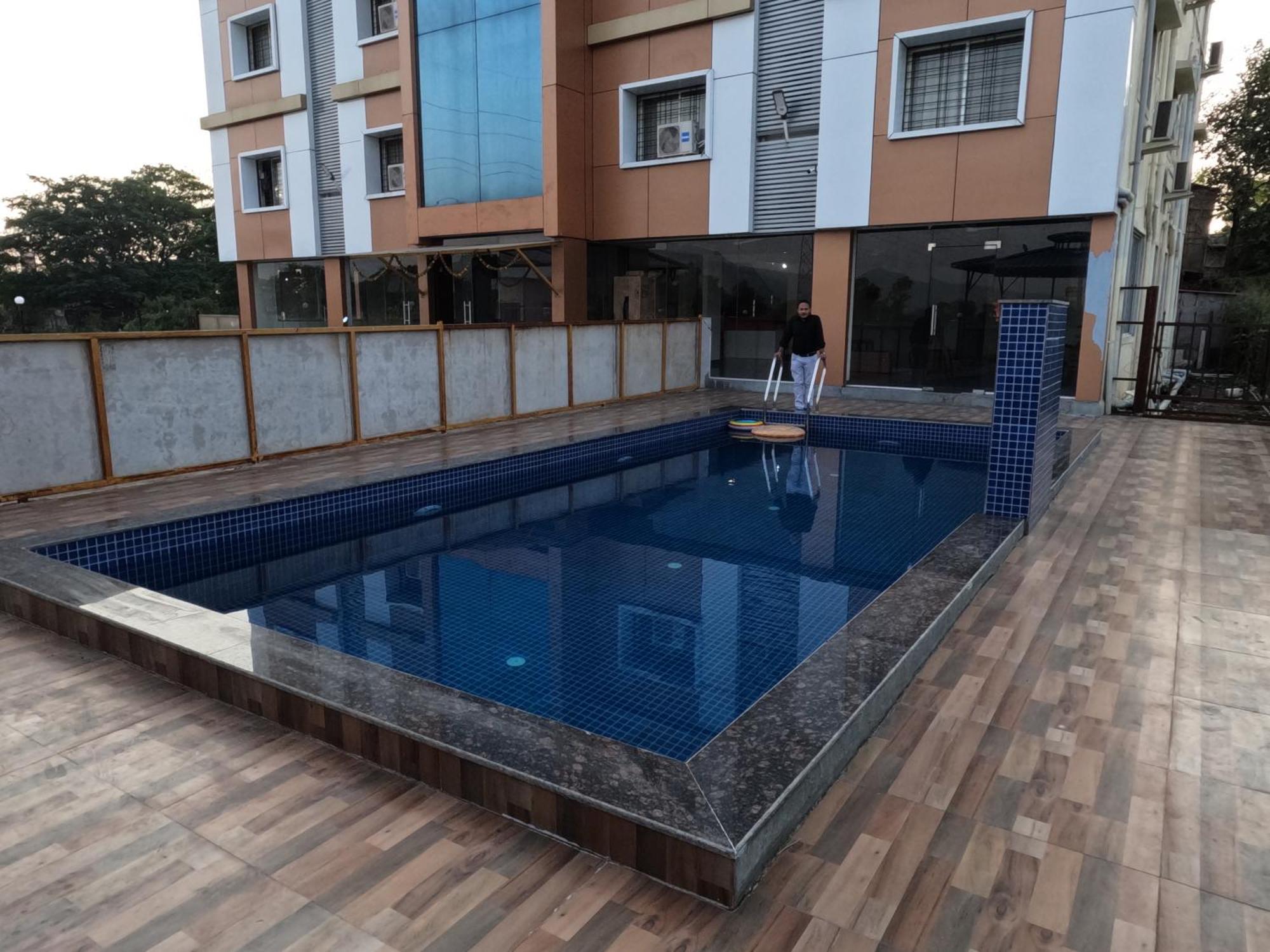 Hotel Sandesh Palace ロナバラ エクステリア 写真