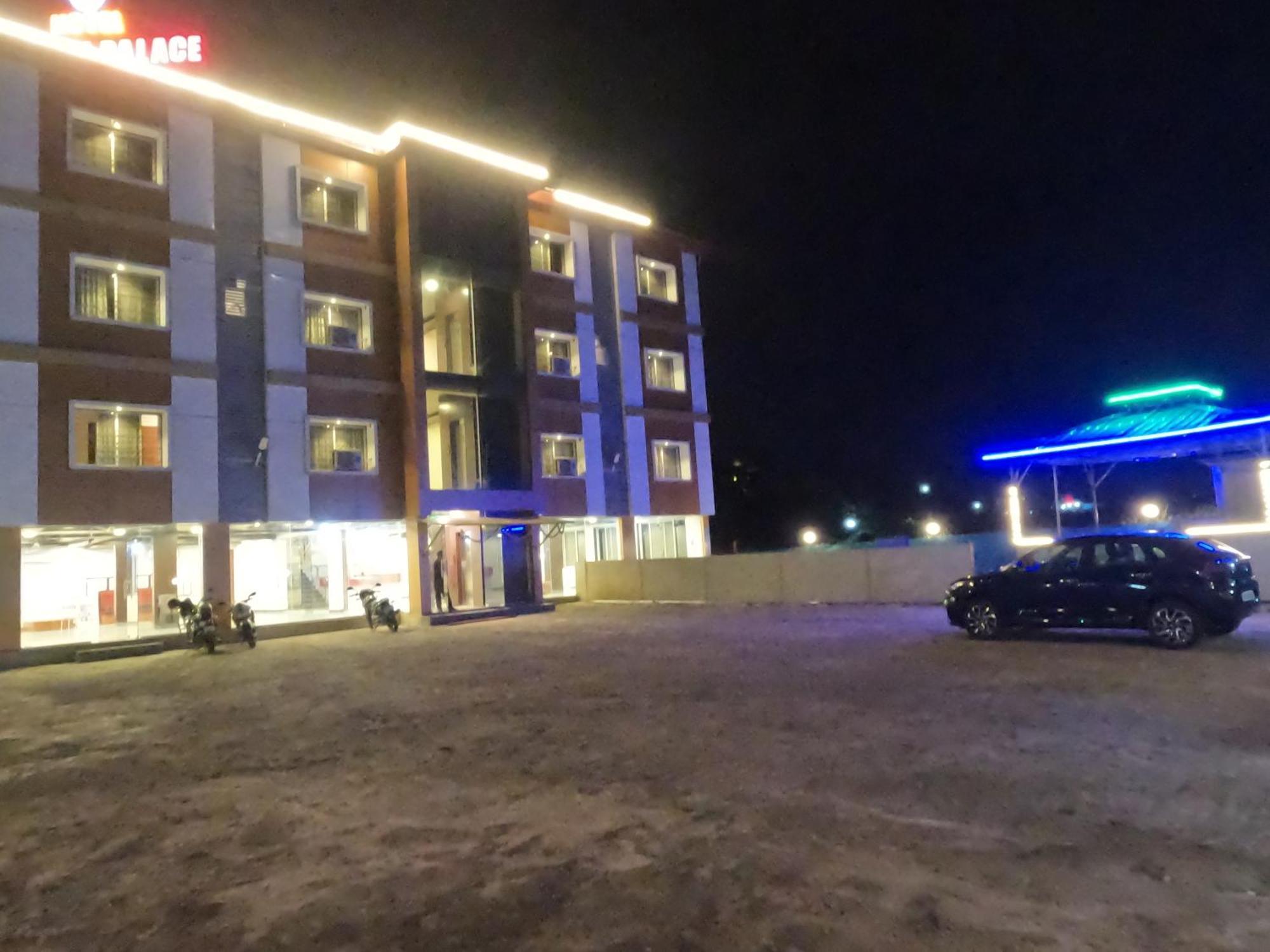 Hotel Sandesh Palace ロナバラ エクステリア 写真