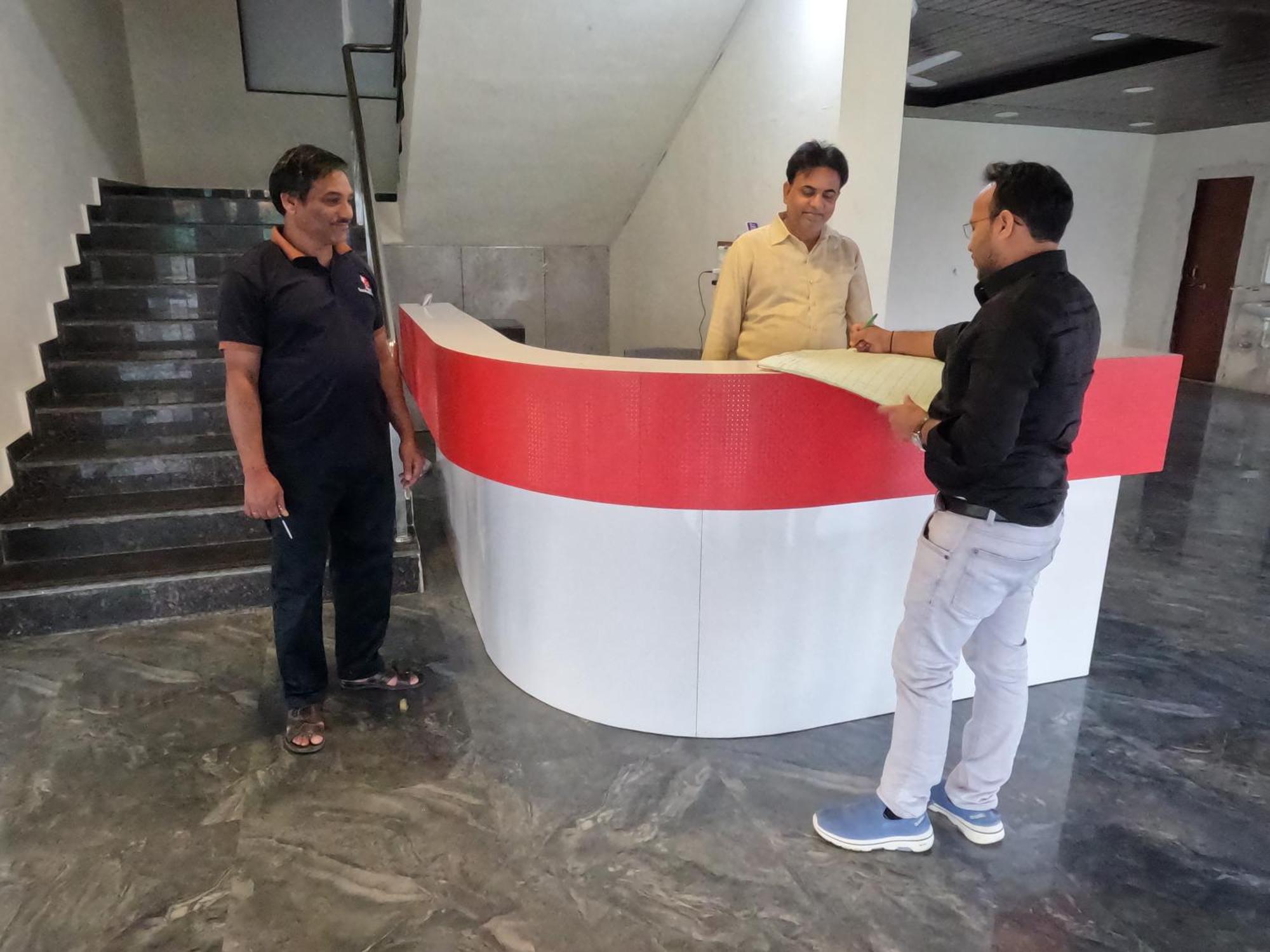 Hotel Sandesh Palace ロナバラ エクステリア 写真